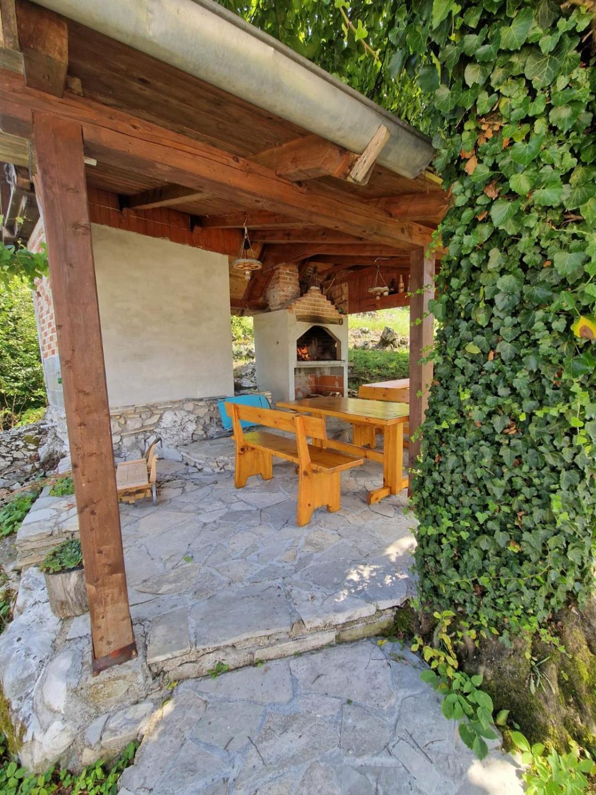 Готель House Luketic Растовача Екстер'єр фото