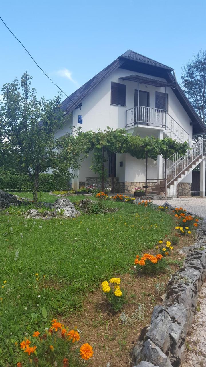 Готель House Luketic Растовача Екстер'єр фото